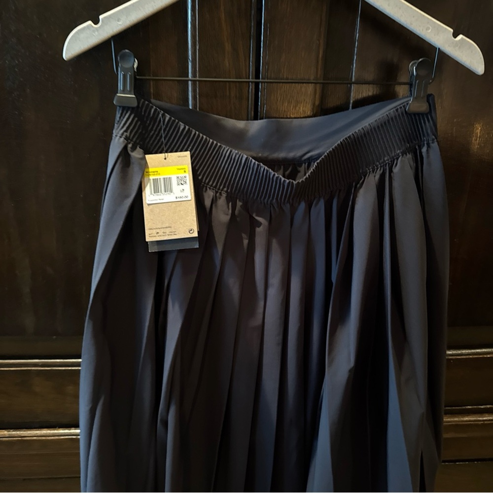 NEW Nike 24.7 PerfectStretch Women Dri Fit Pleated Skirt HQ8153-010 $160 - Picture 5 of 7